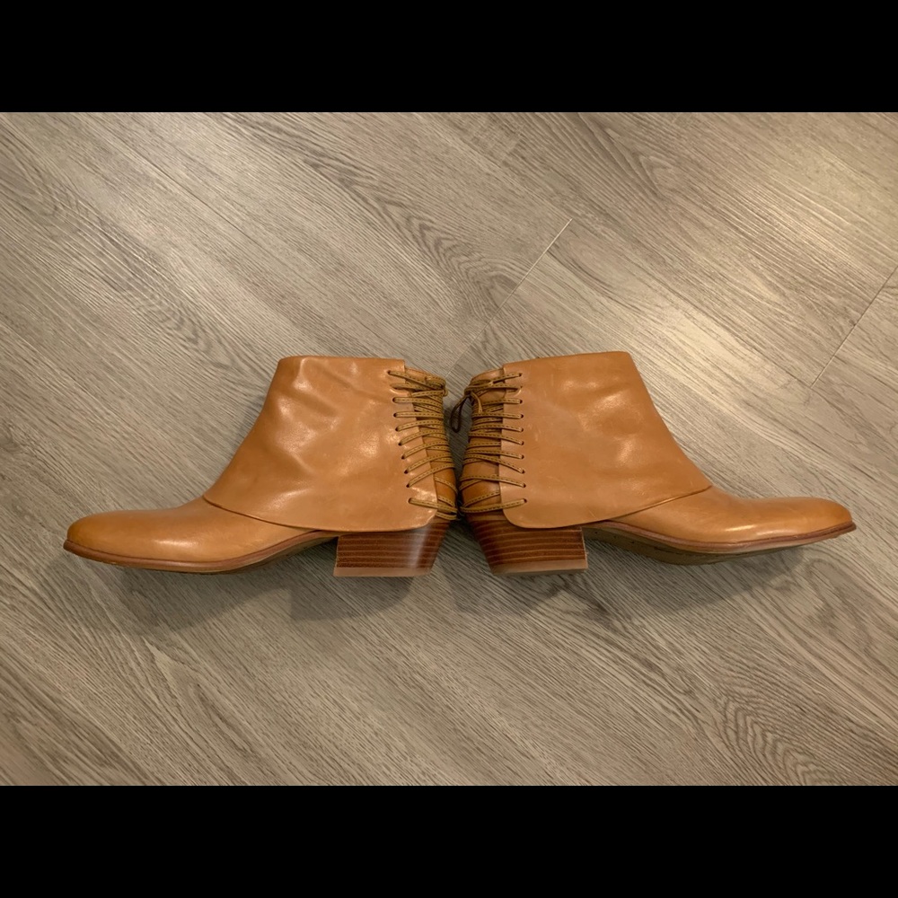 *SAM EDELMAN*